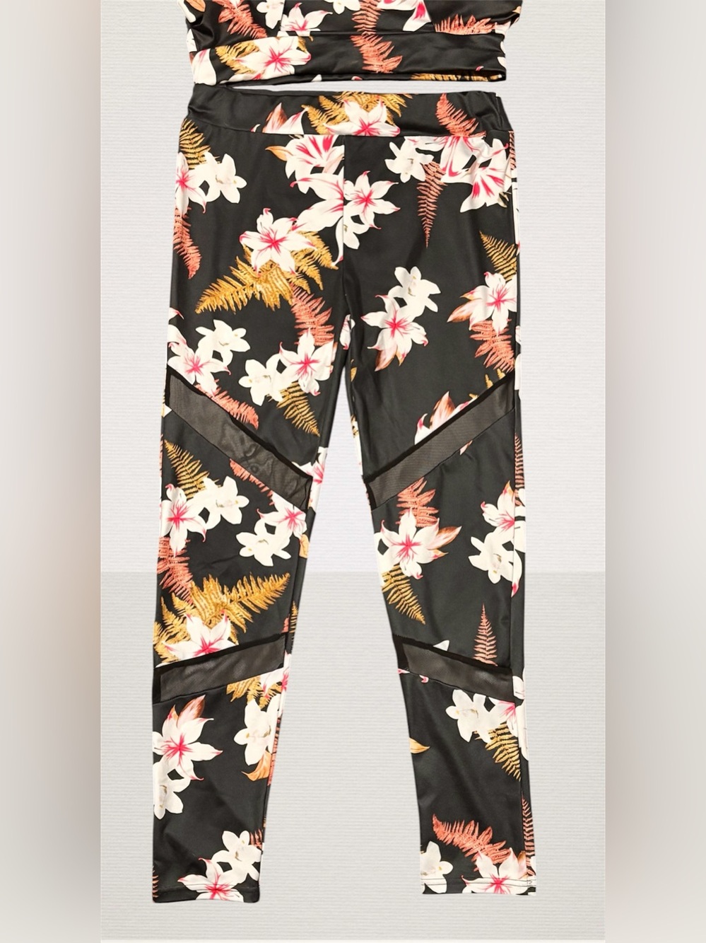 Floral Mesh Cutout 2 Piece Athletic Set - Picture 7 of 8